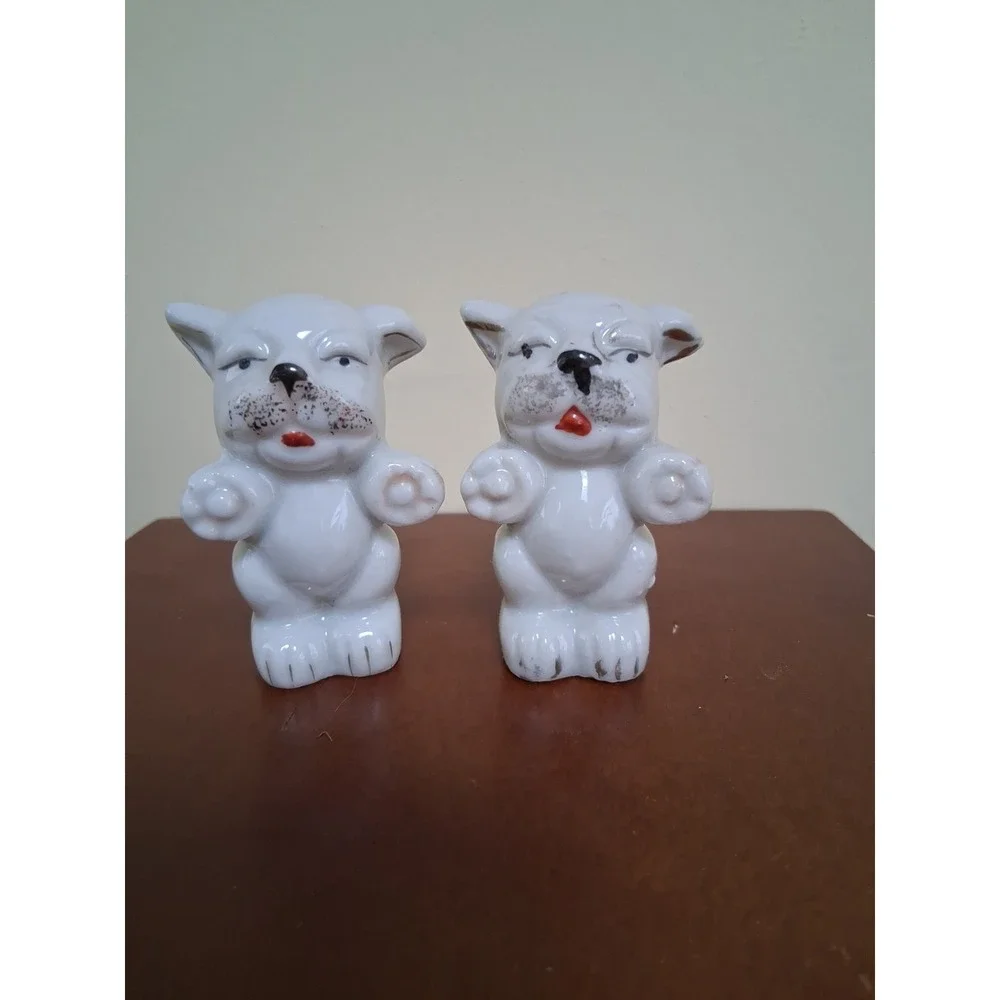 Old 1950s Occupied Japan Porcelain The Dog Vintage Salt Pepper Shakers Set